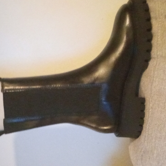 Angie Chelsea Boots Black size 6 - Picture 3 of 3